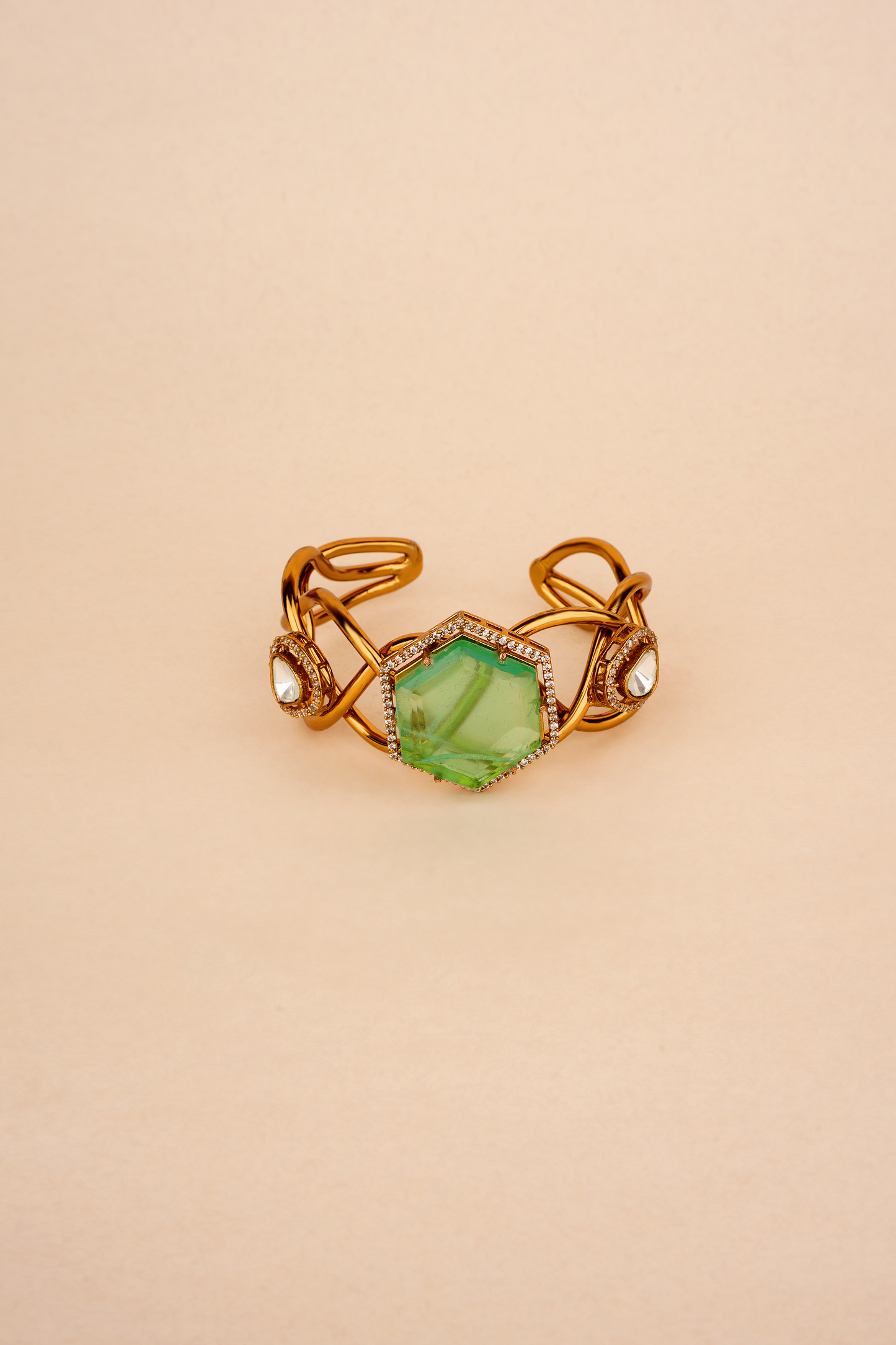 Sovereign Spring Emerald – Architectural Gold & Polki Statement Bypass Cuff