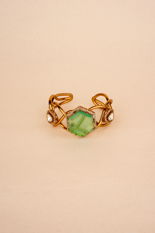 Sovereign Spring Emerald – Architectural Gold & Polki Statement Bypass Cuff