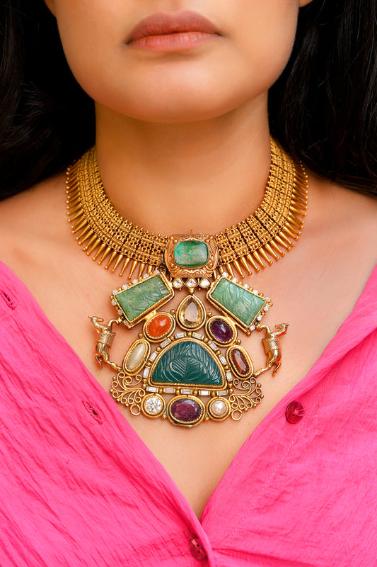 Imperial Mulla Mottu Hasli – Hand-Carved Jade & Navrattan-Style Statement Necklace with Rearing Horse Nakashi