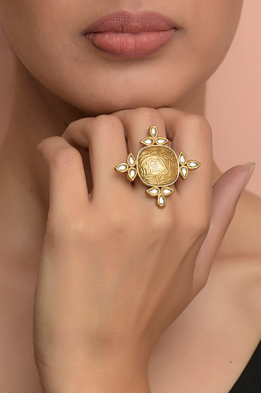 Imperial Nakashi Bloom Ring – Sculptural Hand-Engraved Dome & Polki Petal Statement
