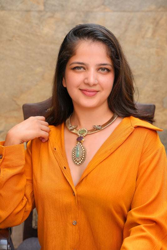 Imperial Gaja Hasli – Emerald & Ruby Ribbed Antique Gold Statement Collar