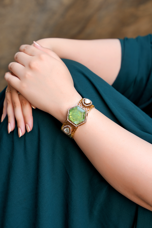Sovereign Emerald Peridot Monolith Cuff – Architectural Gold & Polki Statement Bracelet